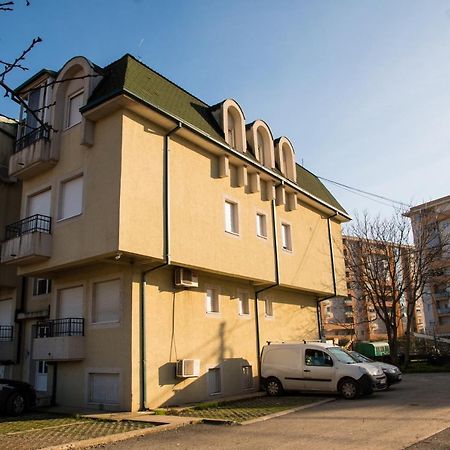 Sunny 412 Apartment Podgorica Eksteriør billede